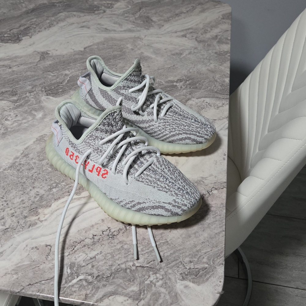 Adidas Yeezy Boost 350 V2 Sneakers 💗RESERVED💗